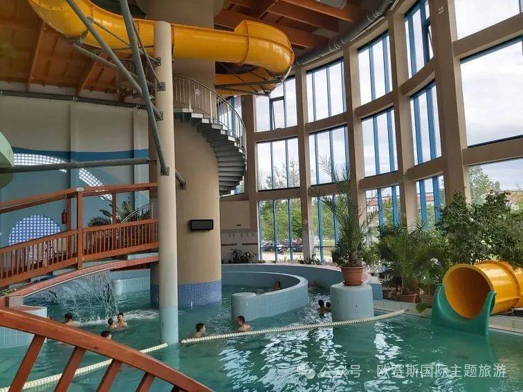 水疗和医疗中心cserkesz02l02 spa 和医疗中心设有 7 个温泉池