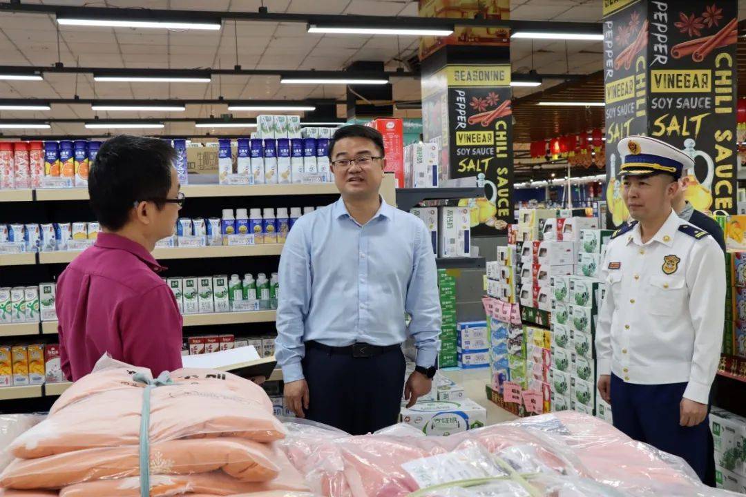 梁金昌开展安全生产检查和爱国卫生运动工作调研