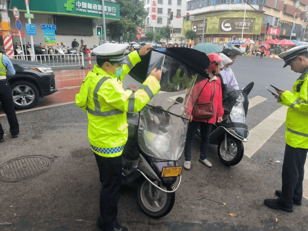 摩电整治揭阳这里设卡检查行拘10人查扣摩托62辆