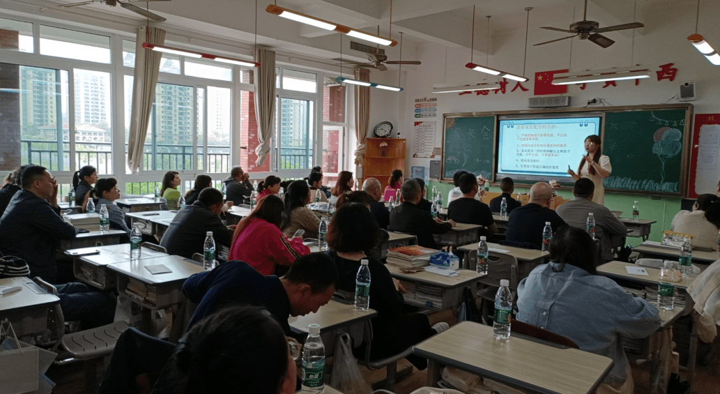 向阳而生未来已来重庆市涪陵外国语学校高一年级家长会圆满召开