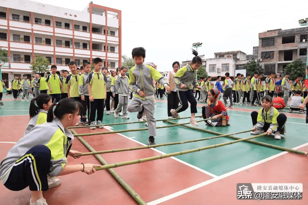 隆安县第三小学图片