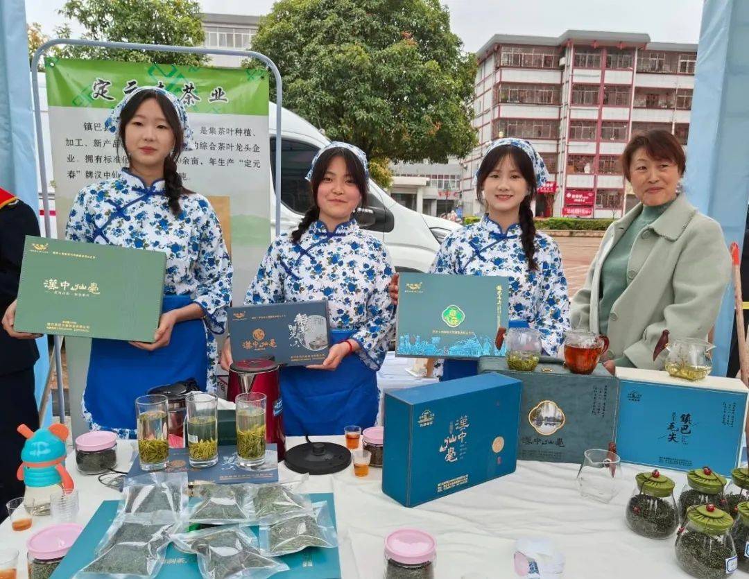 40名镇巴高手切磋铁砂掌