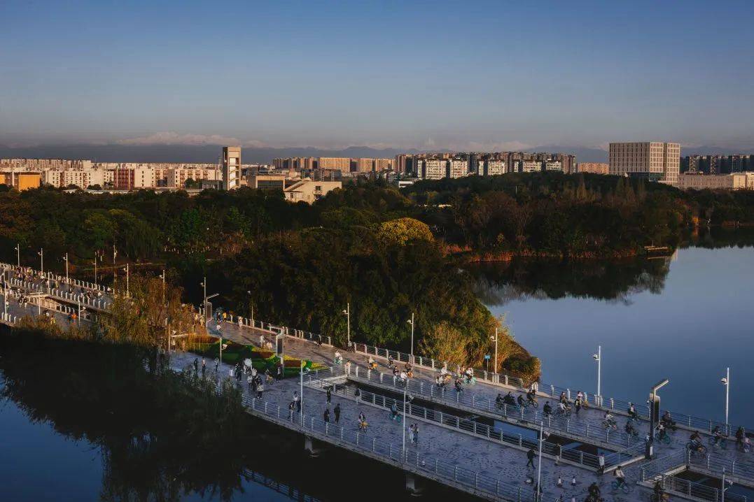 17 号邮编:610041(江安校区)成都市双流区川大路邮编:610207招生咨询