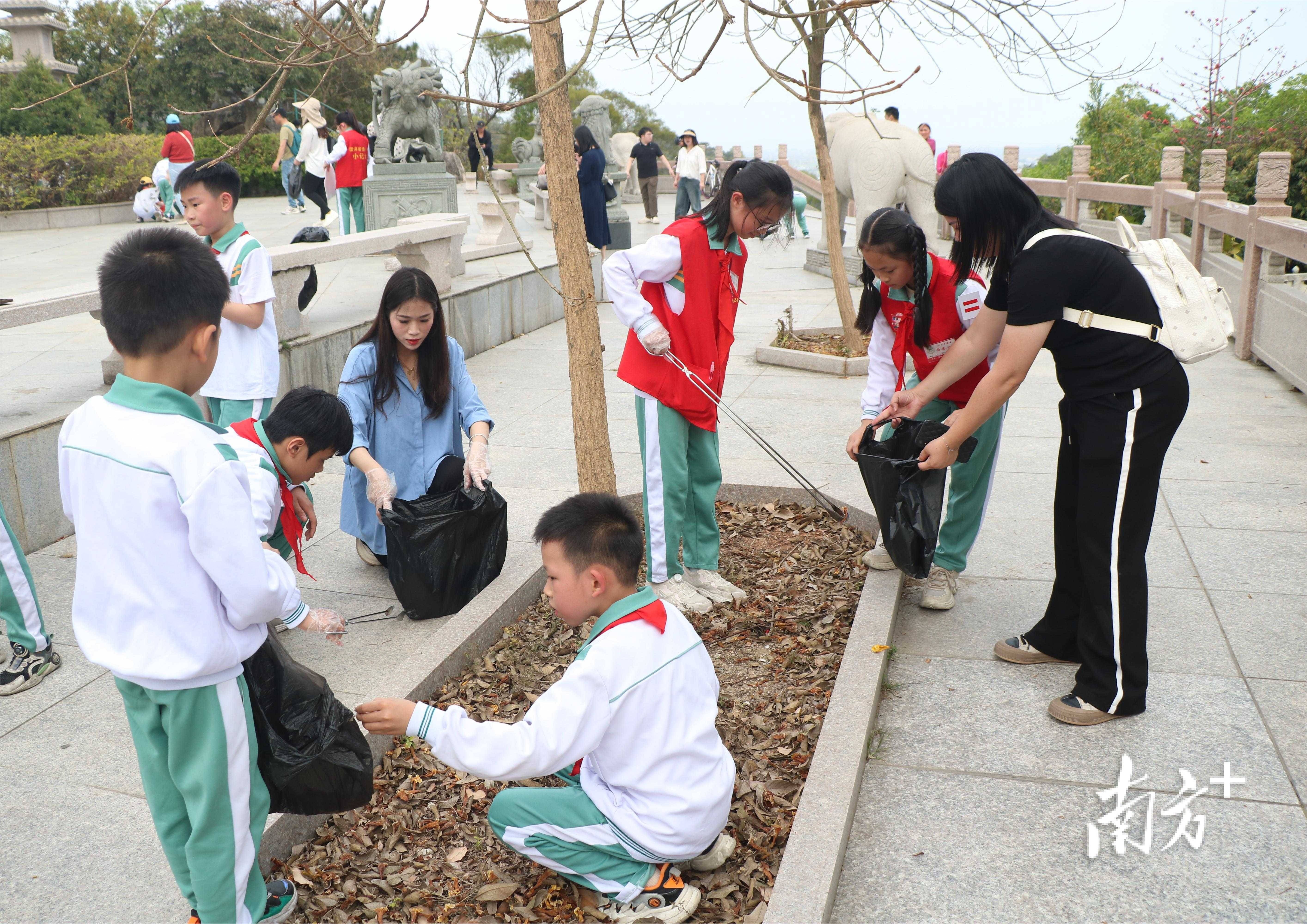 小手拉大手,澄海莲上镇四方联动开展人居环境整治