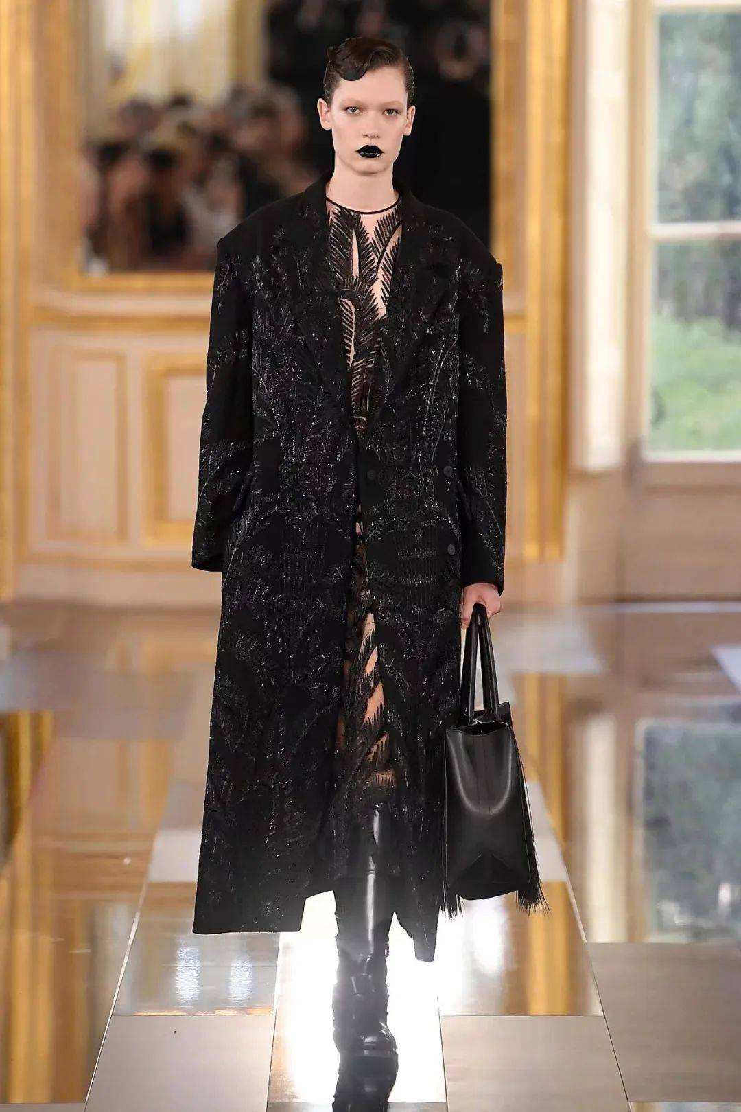 时尚圈大瓜valentino的一个时代就这样跨越了