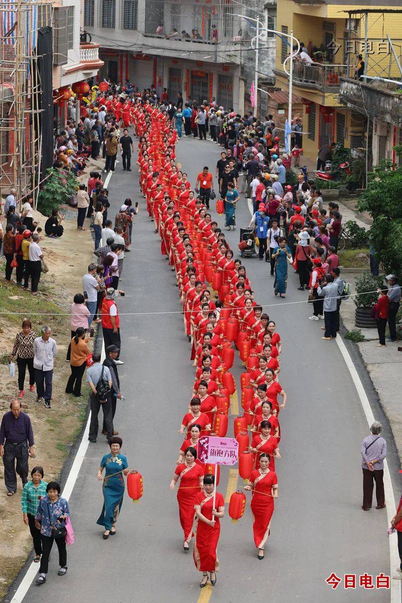 巡游队伍从文化楼出发,沿着琅东新街,望夫路,中山路,新城路,府前路