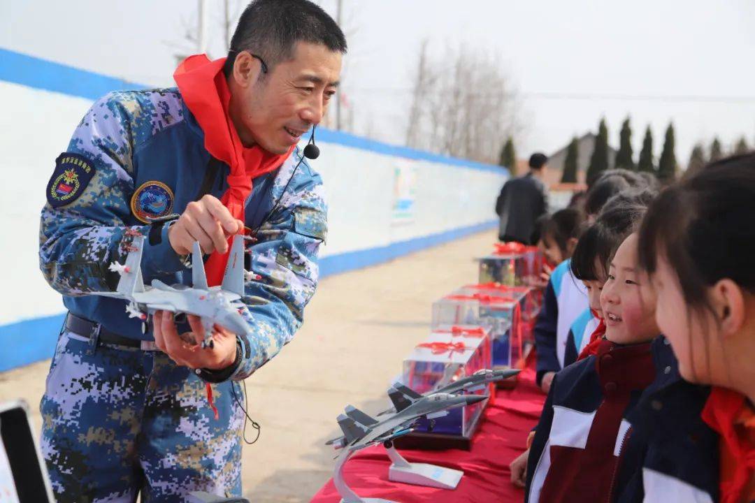 红领巾多彩实践丨广泛社会实践感受祖国荣光