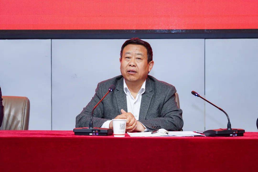 最后,王校长代表学校感谢教研室各位领导对郸城三高教育教学工作的