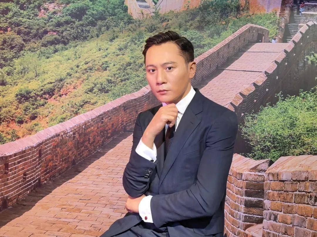 张颂文首尊蜡像揭幕超多名人蜡像谁的最像本人