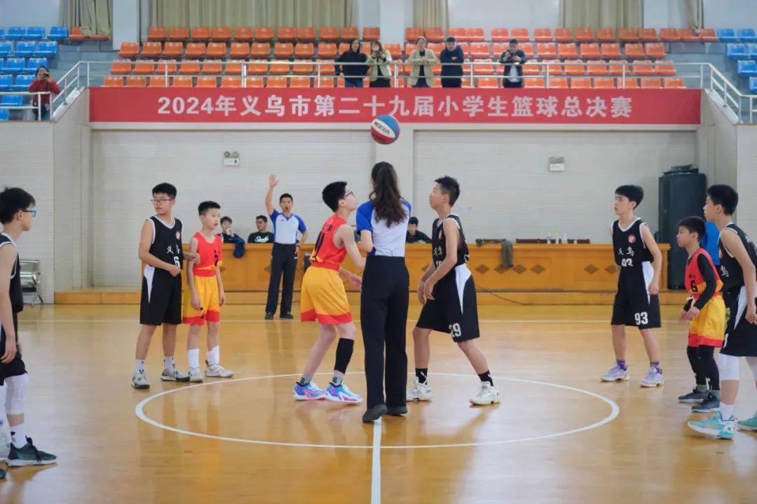 三连冠|实验小学男篮又双叒卫冕!_篮球_我校_时刻