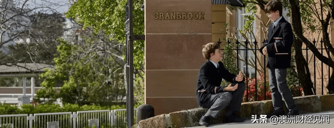 悉尼顶级私校爆丑闻男生公然向女老师索要裸照校长却这么说