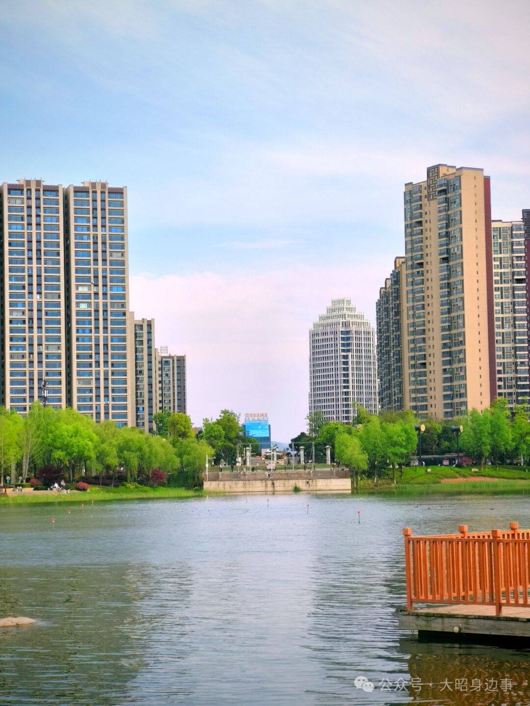 实拍昭通城北地标高楼