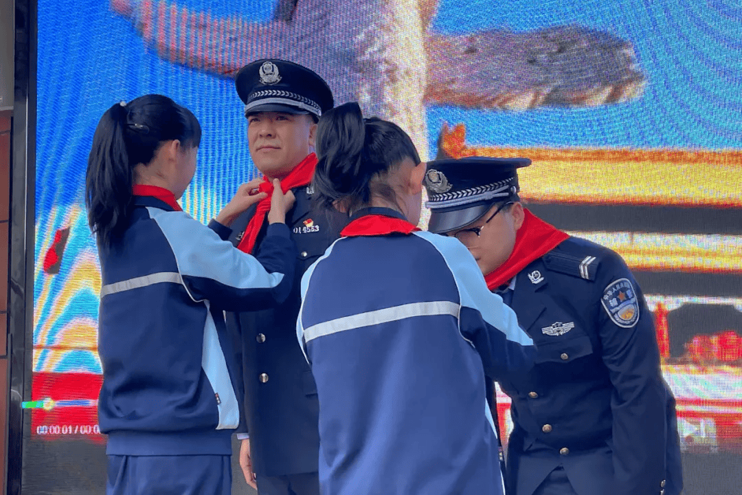 渭源路派出所深入辖区中小学开展"法治进校园"宣讲活动.