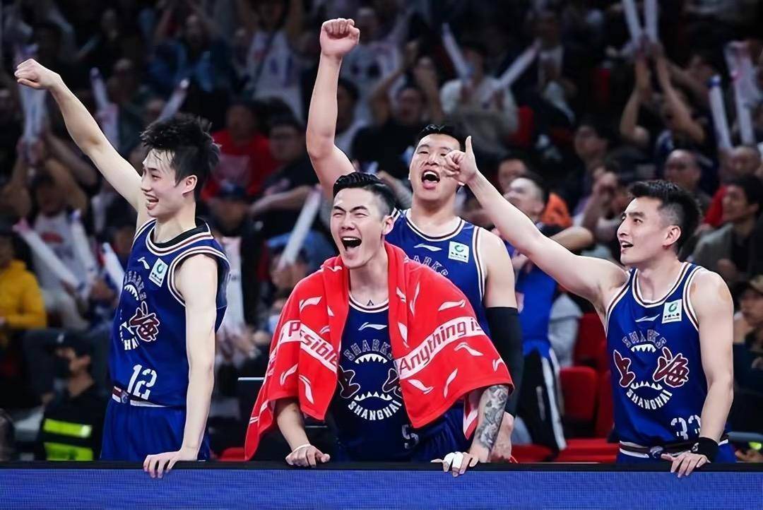 女网红自曝上海男篮外援约她去酒店照片曝光难怪他把持不住