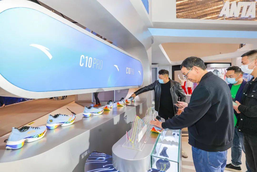 一件衣服,一双鞋竟有这么多"黑科技"……_晋江_产品_安踏