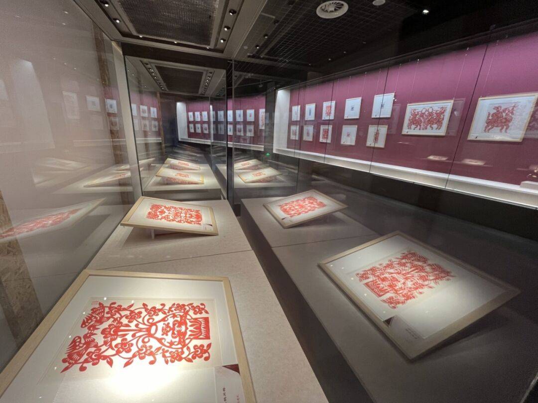 展览须臾乾坤剪纸大师程建礼剪纸艺术展正式开幕