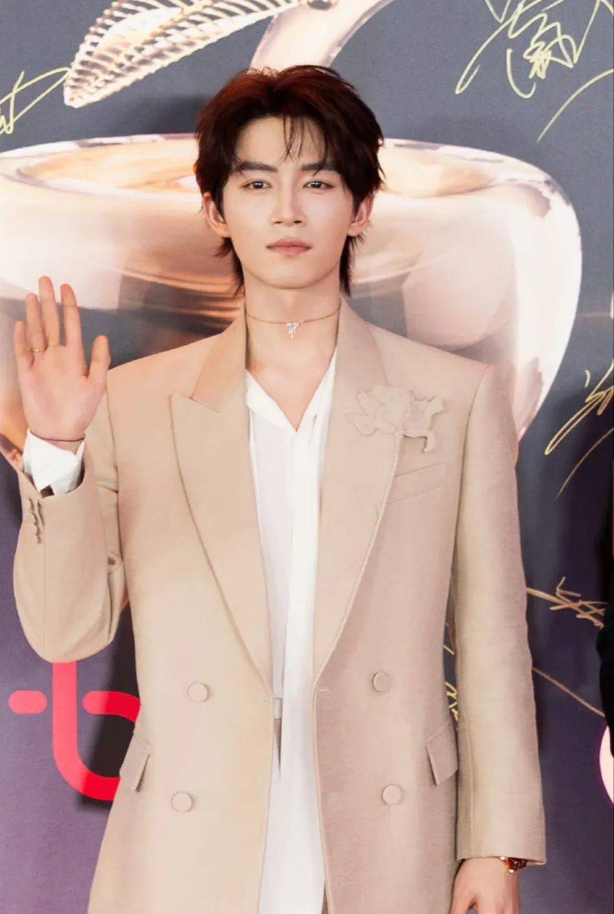 范九亿能复出了于正暗恋王星越邓紫棋摊上事了周迅玻