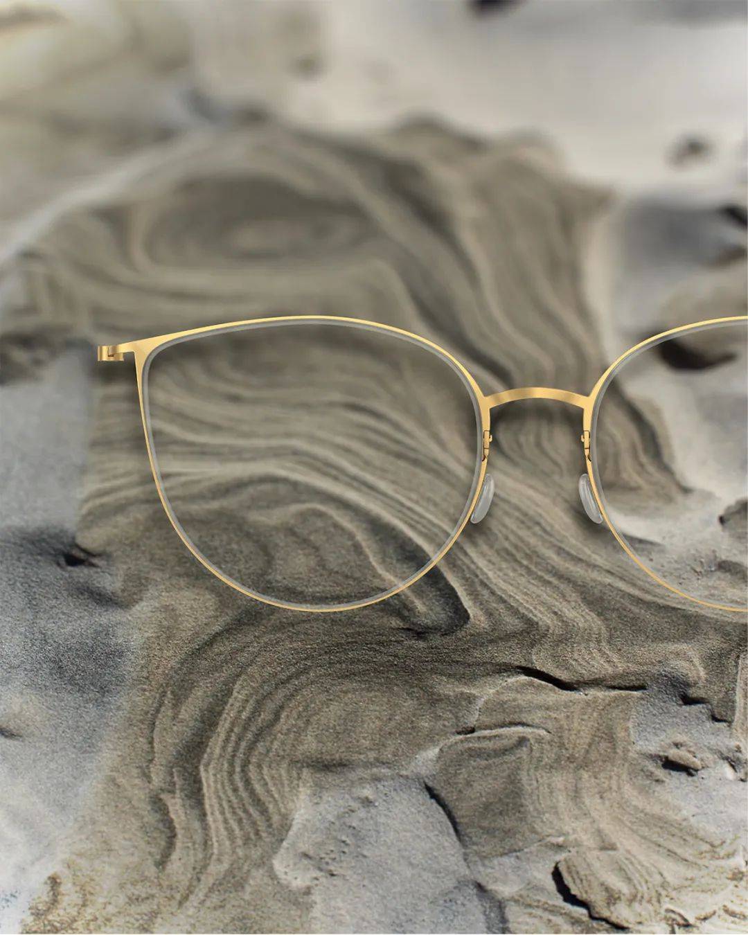 以建筑师的视角,旨在打造与个人面部特征相辅相成,相得益彰的镜架