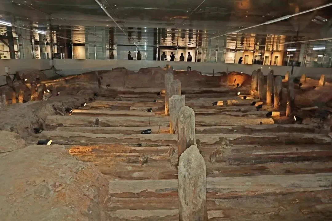 广角|南越国木构水闸遗址:千年文物与闹市商场如何从"共生"到"共赢"?