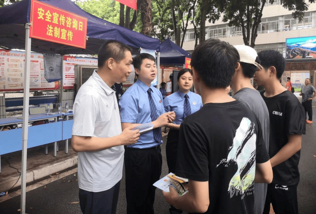 西乡塘区人大做民族团结的践行者推动铸牢中华民族共同体意识走深走实