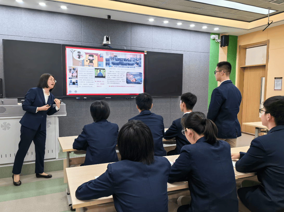 西安1700余所中小学共上一堂国家安全教育课_曲江_总体_课堂