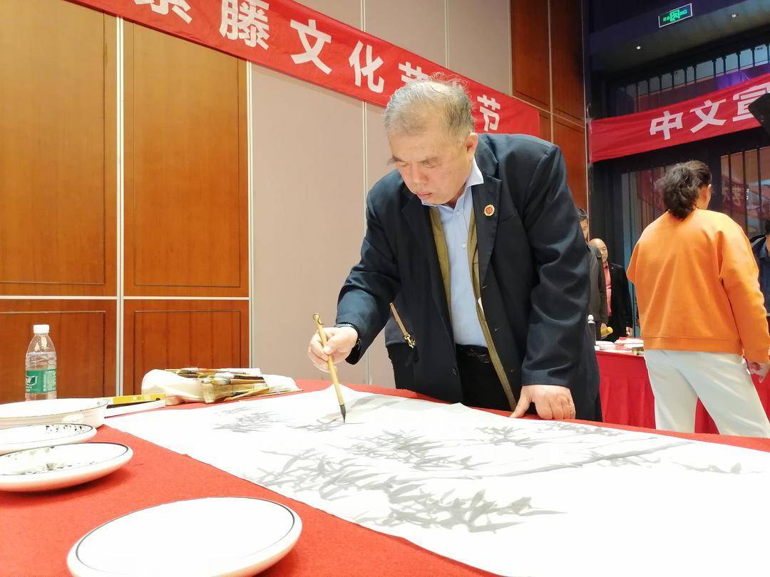 紫藤绽放,美好扑面而来……无锡首届紫藤文化艺术季开启_张建波_表演