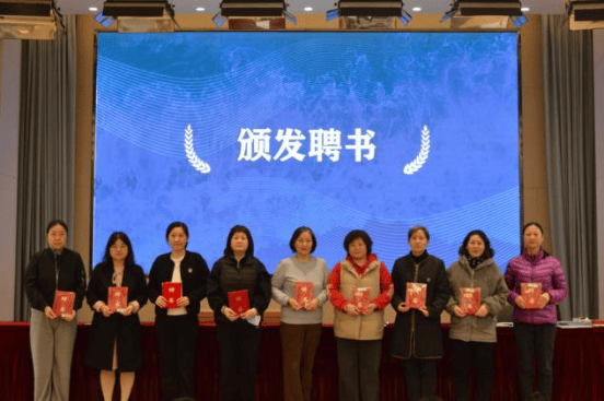 上海市钟山初级中学党支部举行中青年教师轮岗实训结对仪式