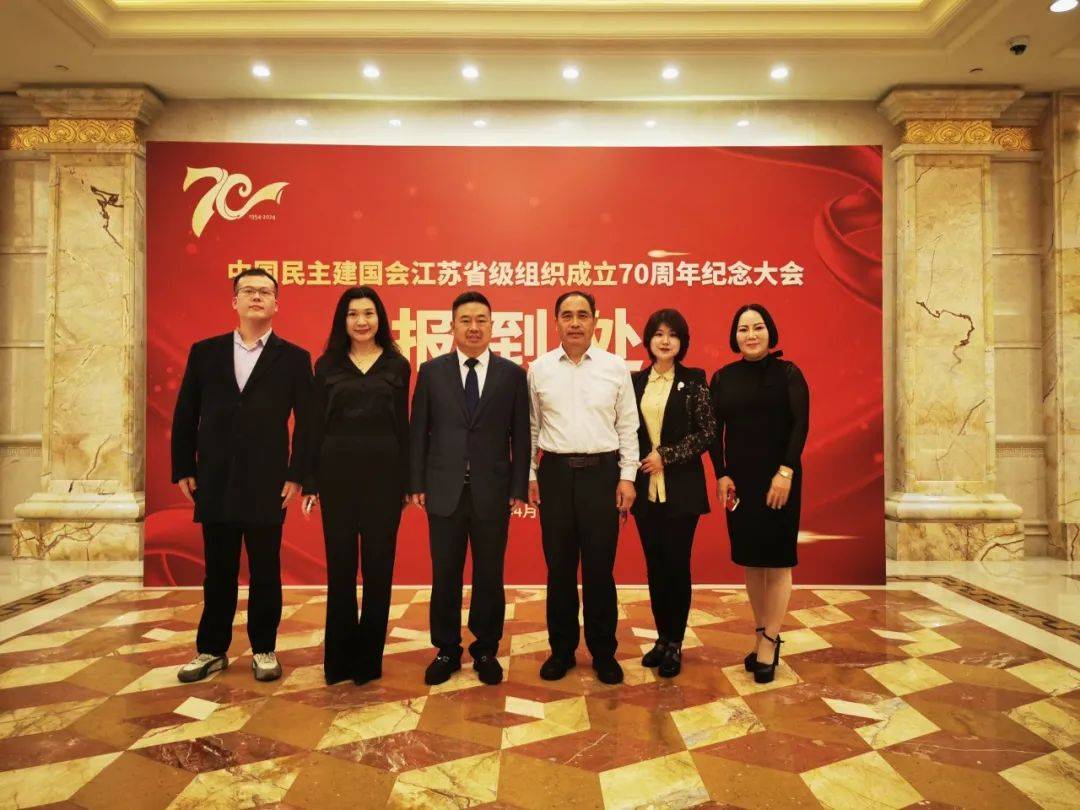 左曦,仲慧,孙刚,孙雯,张庆庆,张静,邵斐, 赵艳梅,侯霄梦,蔡旻嘉(以