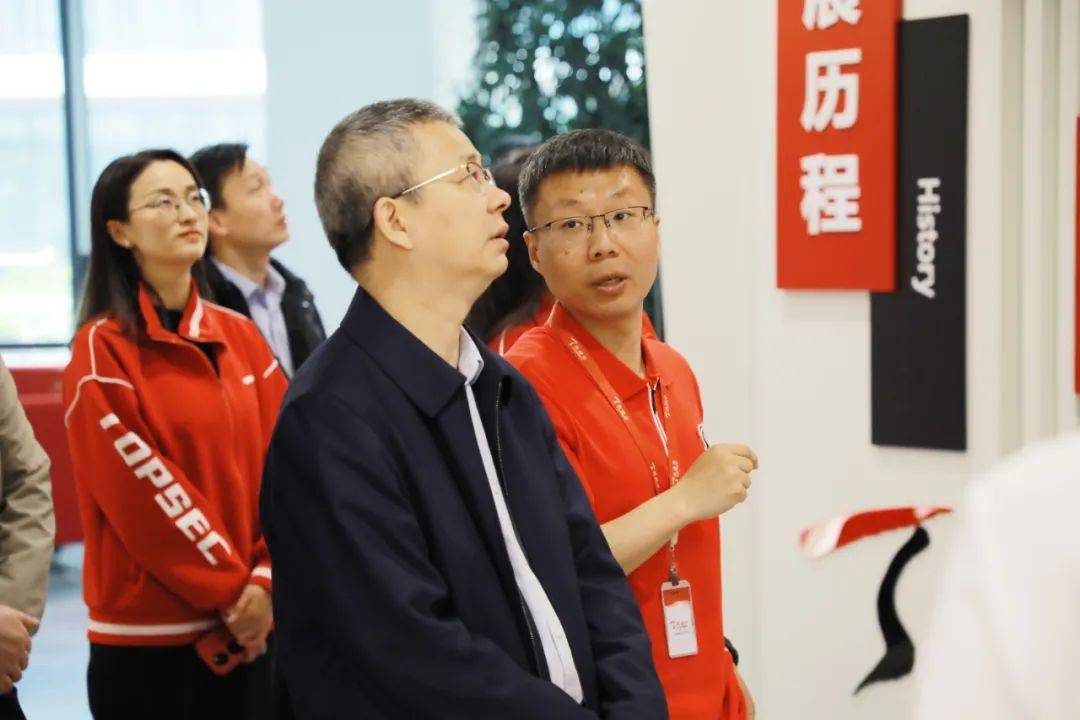 江西省赣州市委网信办主任张冠军一行莅临天融信参观调研