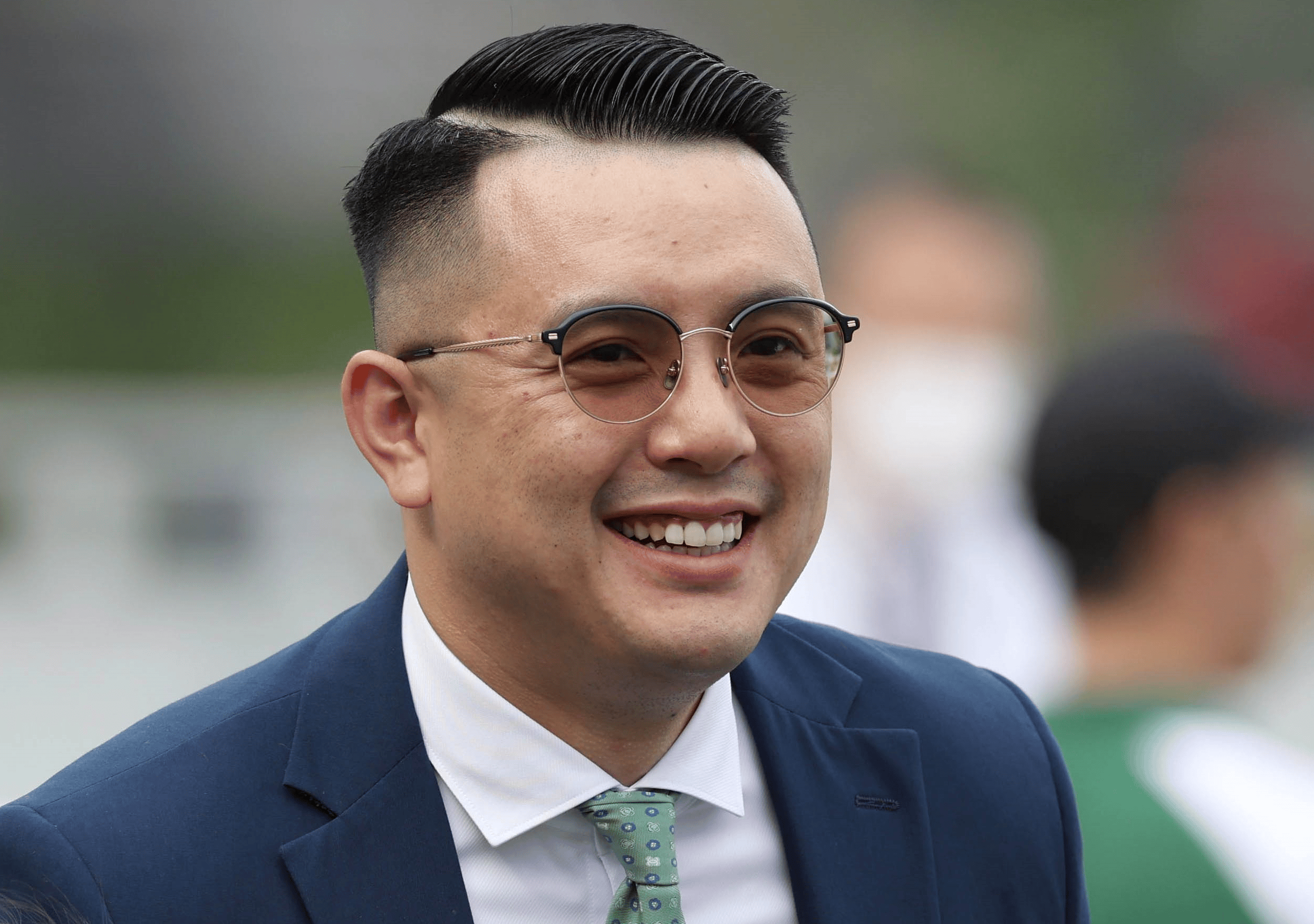 练马师伍鹏志风采.