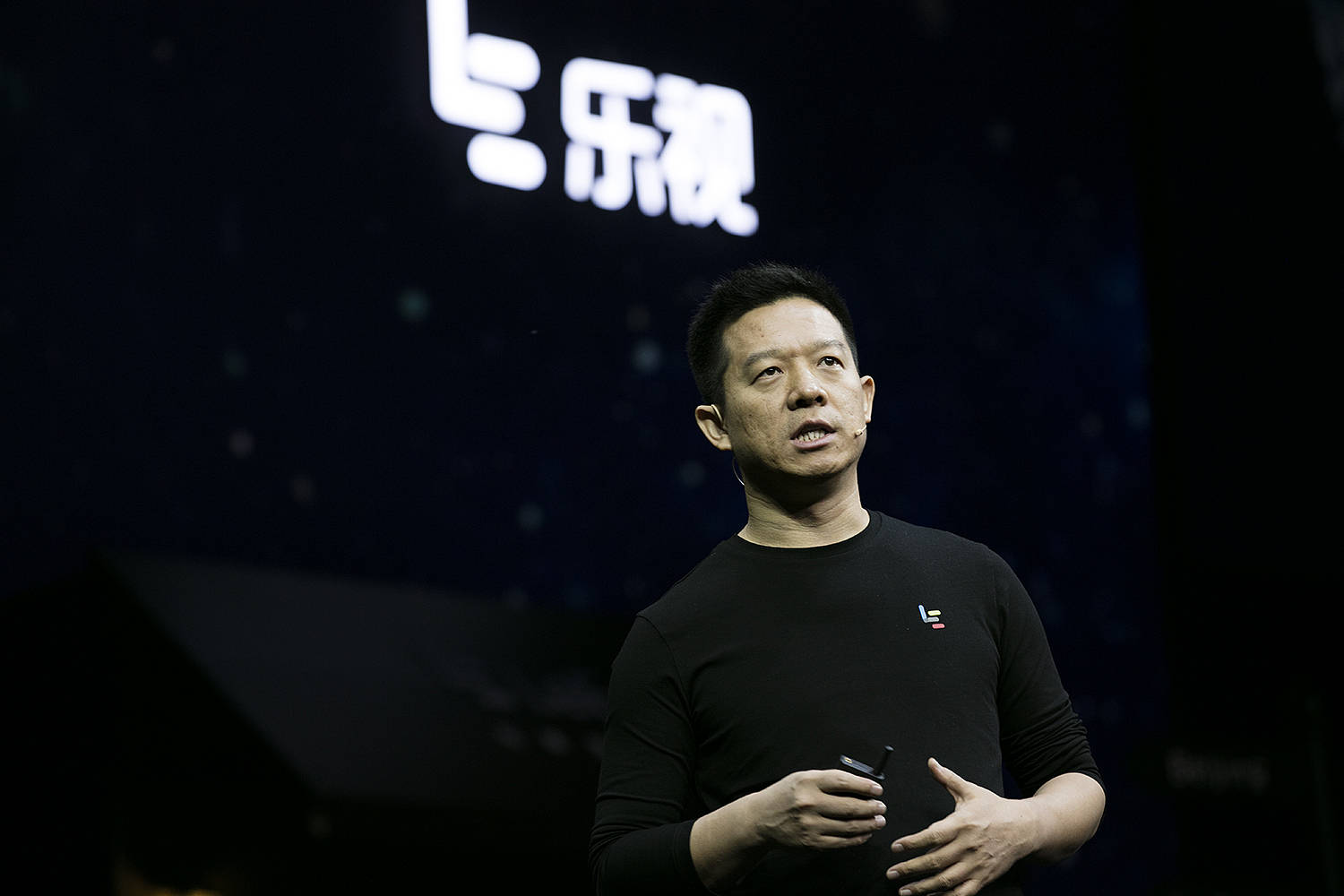此前,ff两名前员工向法拉第未来,贾跃亭以及该公司人力资源主管nan