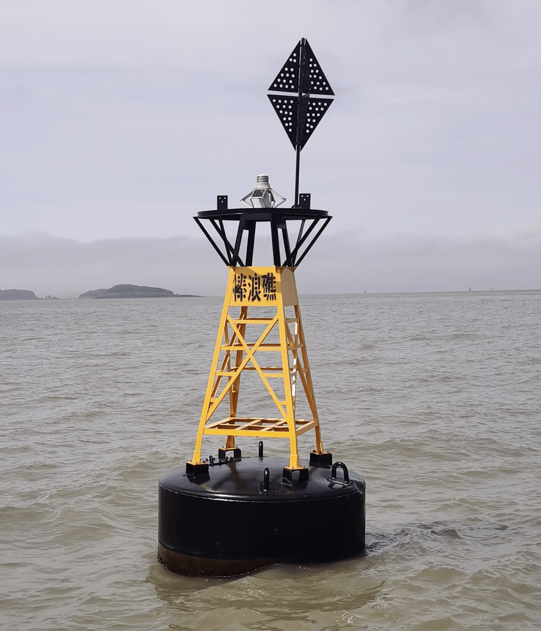 安全科普|海上航行看"标"不狂飙_航标_航道_标志