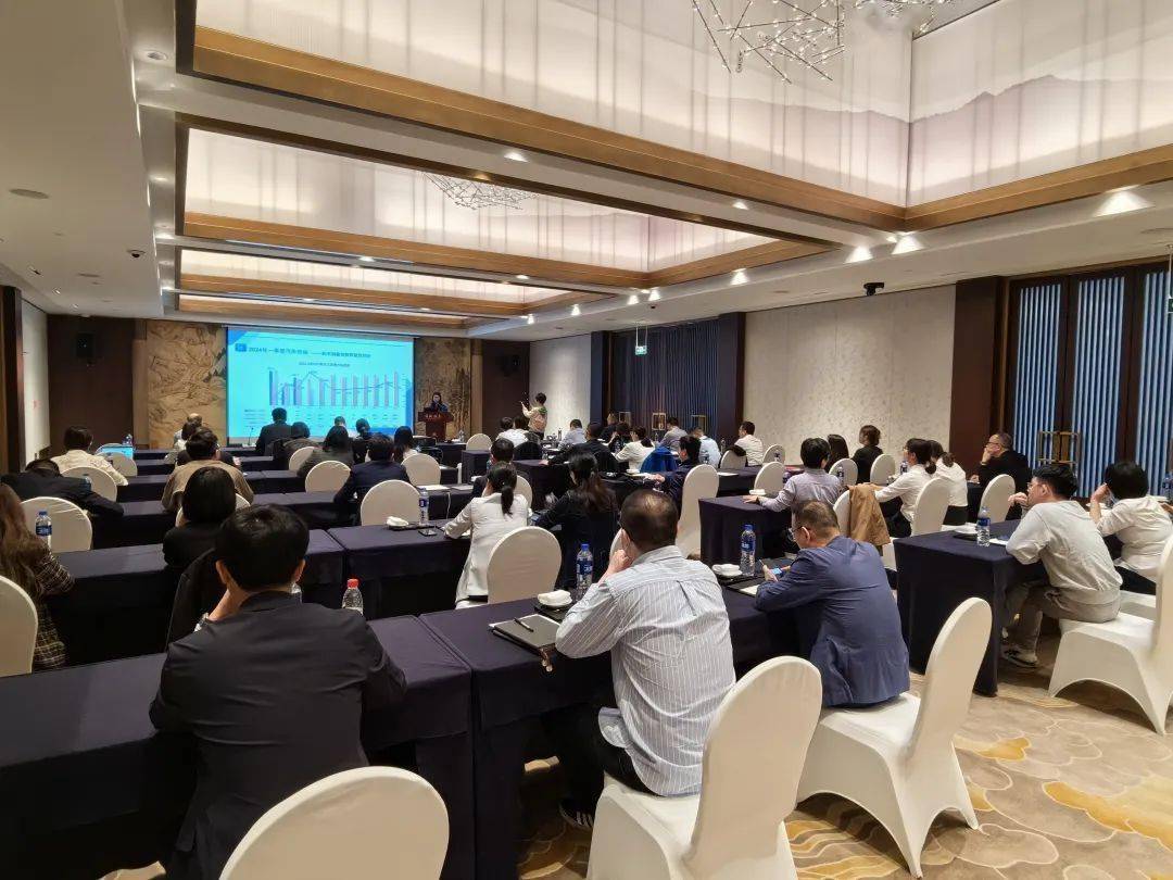 论坛伊始,中国汽车流通协会副秘书长文思婧女士发表了关于"2024市场