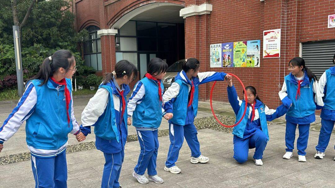 立科技强国梦树七彩德育人记初2023级13班德育劳动周系列活动