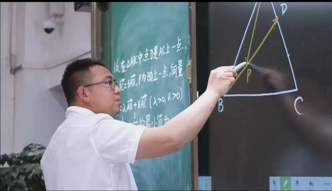 随着高中教育改革工作不断推进和各项措施的落实,老师们的责任感,使命