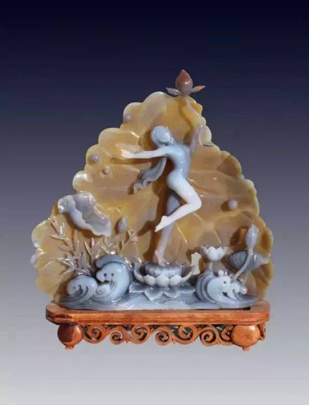 玉石雕刻巧夺天工