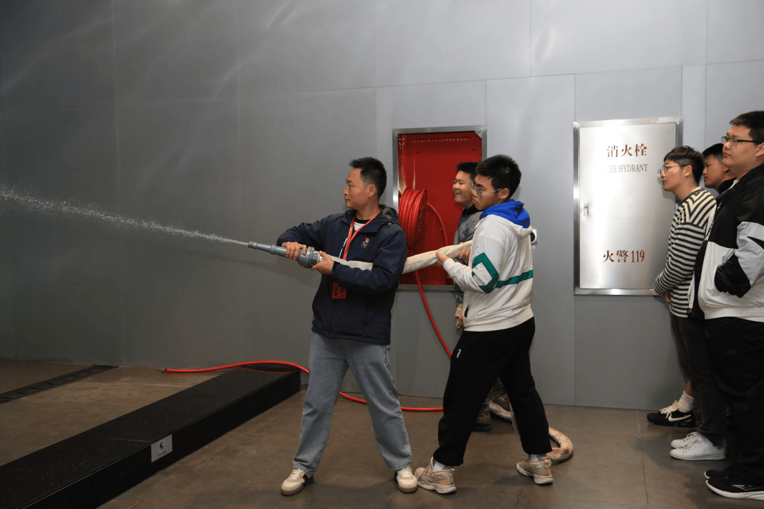 聚焦国家安全教育上海外国语大学承办的这个专家讲堂开讲