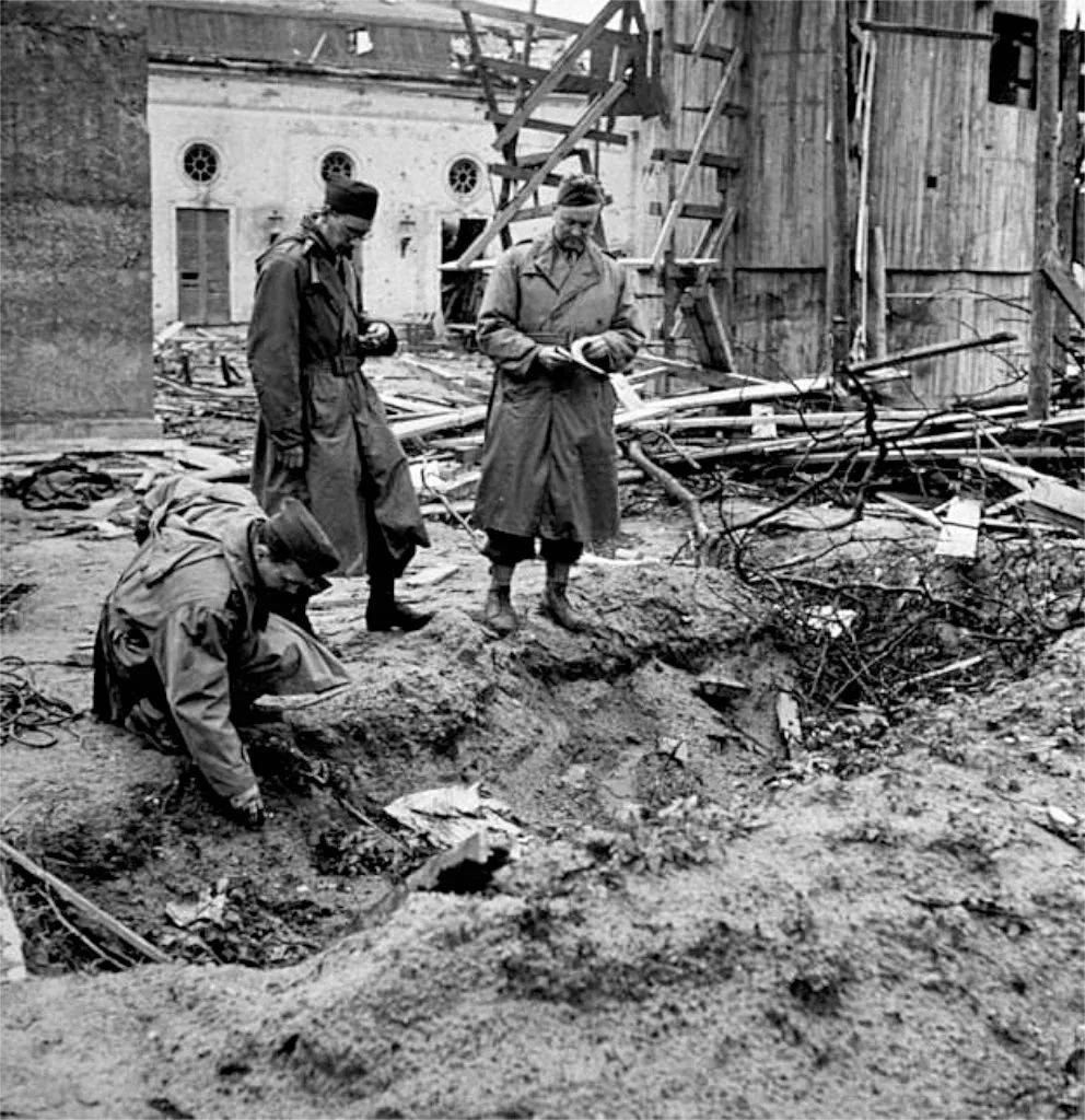 1945年被战争摧毁的柏林城市废墟照