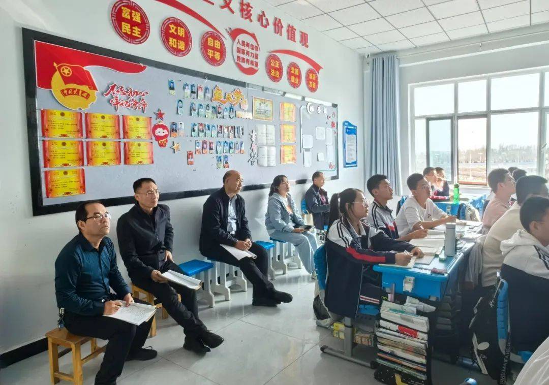 酒泉市教育发展服务中心高中课程研究所深入金塔县中学开展教学视导