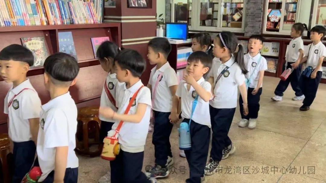 探秘小学筑梦成长沙城中心幼儿园大班段参观小学活动