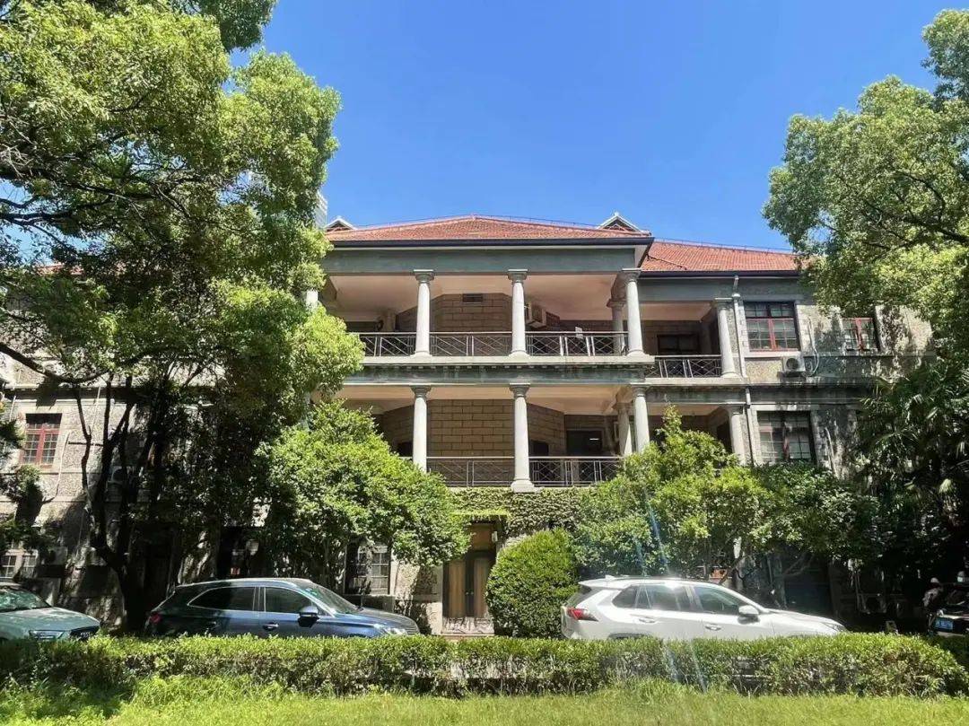 突然爆红上海静安巨鹿路一套老洋房卖出天价单价超100万平哪些人住在