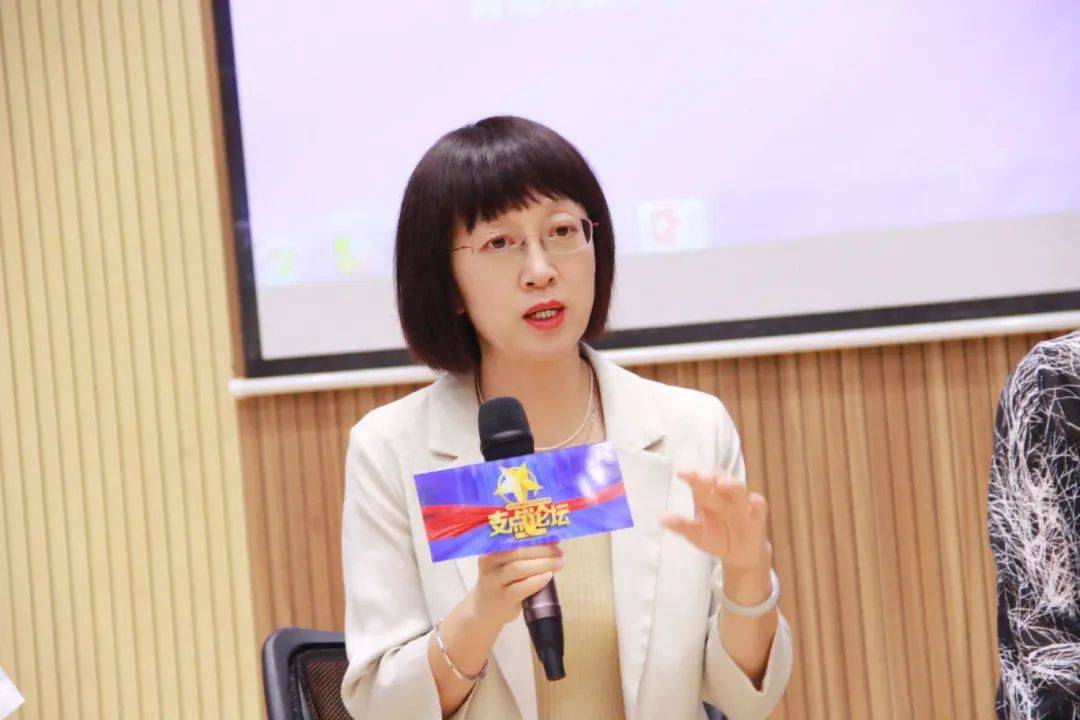 名师风采明灯领航扬帆时同心同道行致远青岛二中分校王涛名师工作室