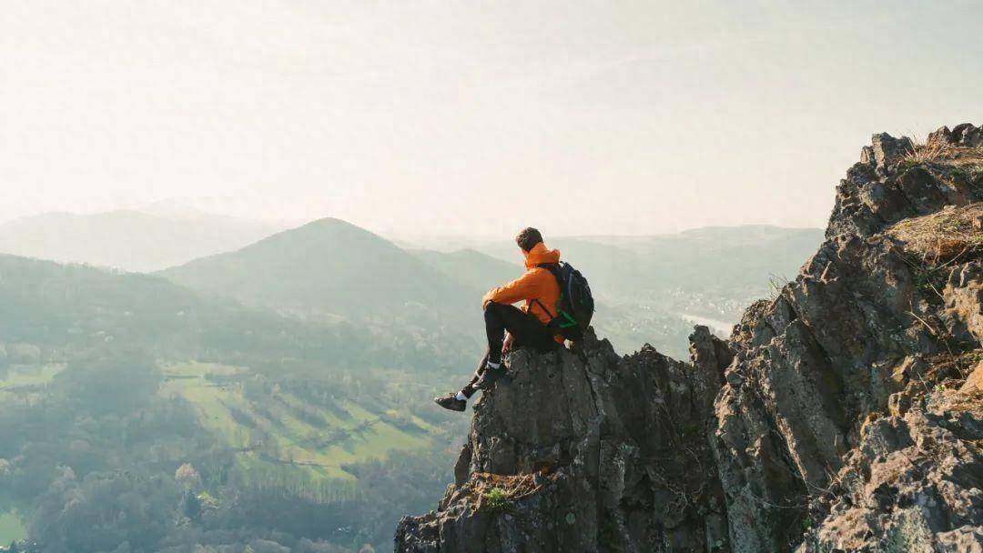 所谓自律就是去对抗那些廉价的快乐