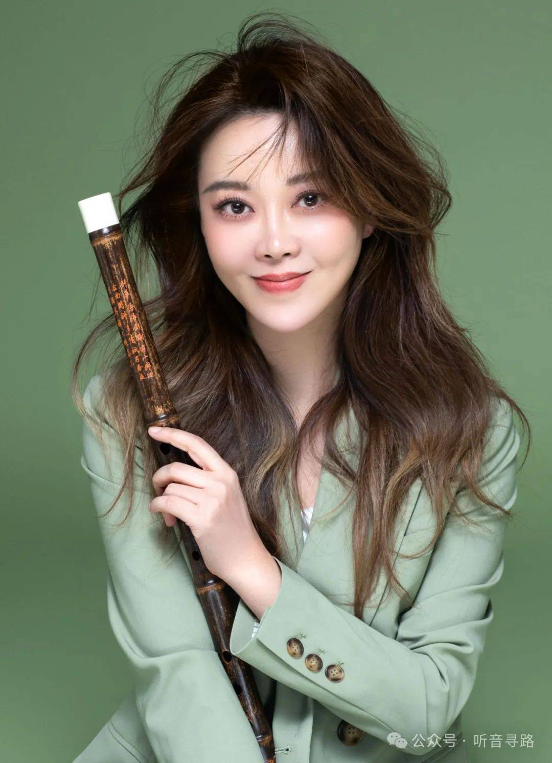 新专辑《返本开新——唐俊乔教授与上海音乐学院竹笛乐团音乐会集萃》