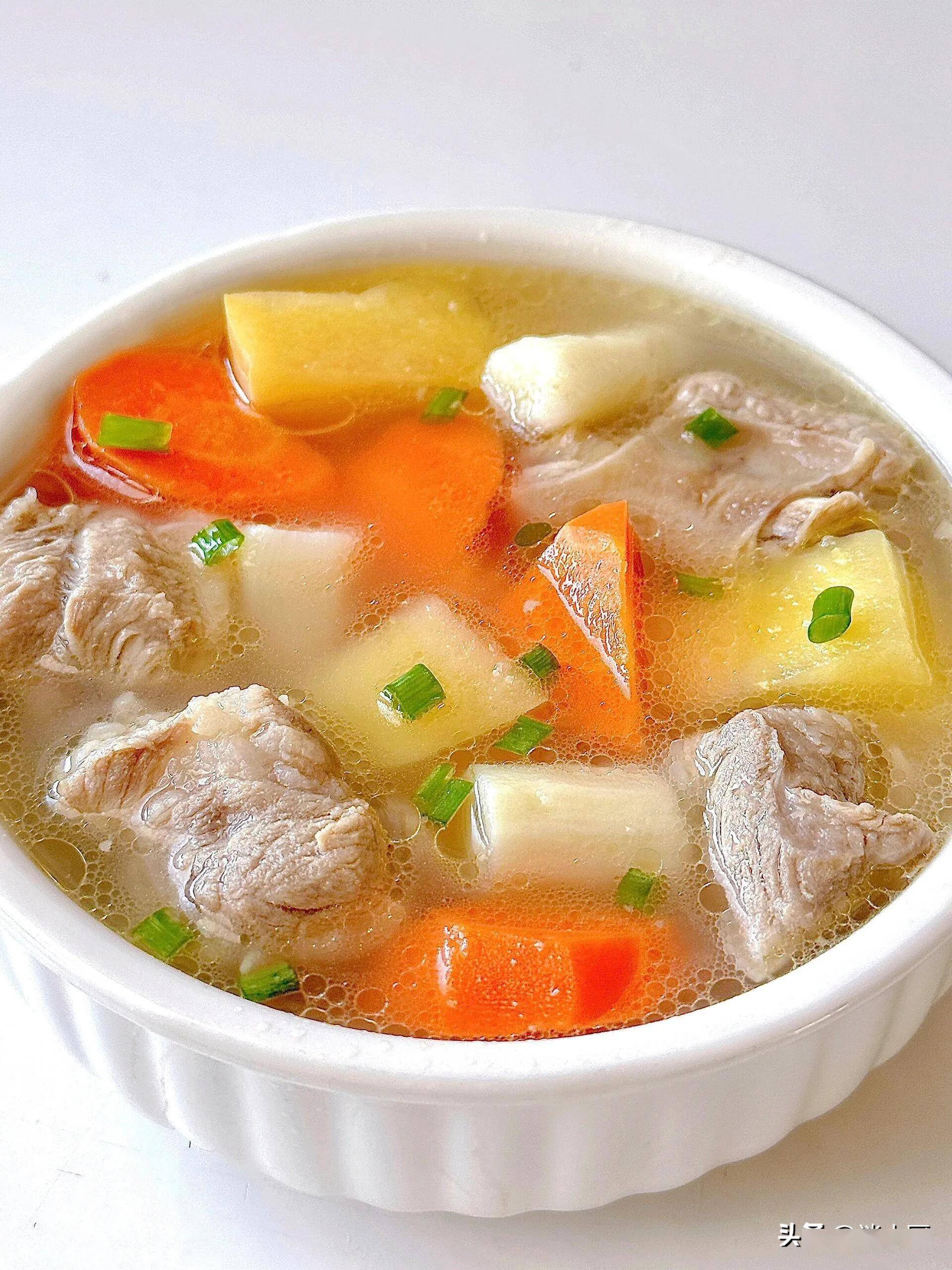 俗话说"药补不如食补,食补不如汤补"这4种汤要多喝,浑身舒服