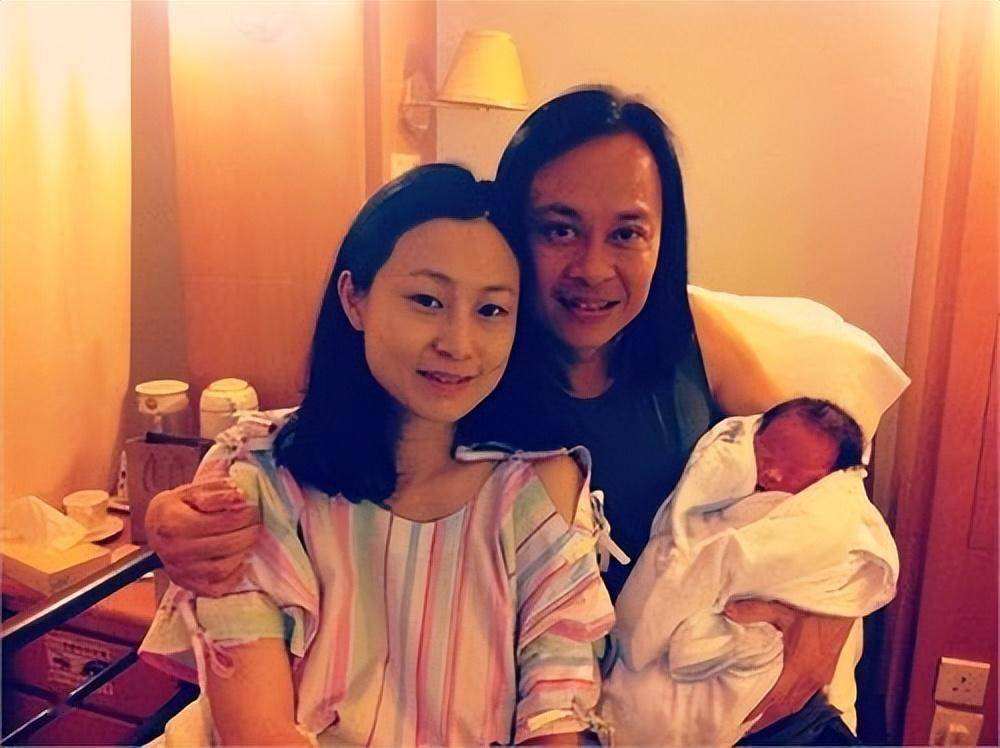 草蜢成员,娶传奇旺夫女,视继女如己出,今闷声发财儿女双全_周雪芳_蔡