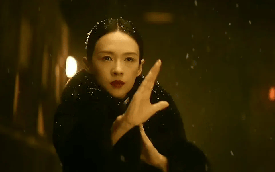 《一代宗师》中的宫二先生,那时候章子怡身陷"三重门"事件,众人都觉得