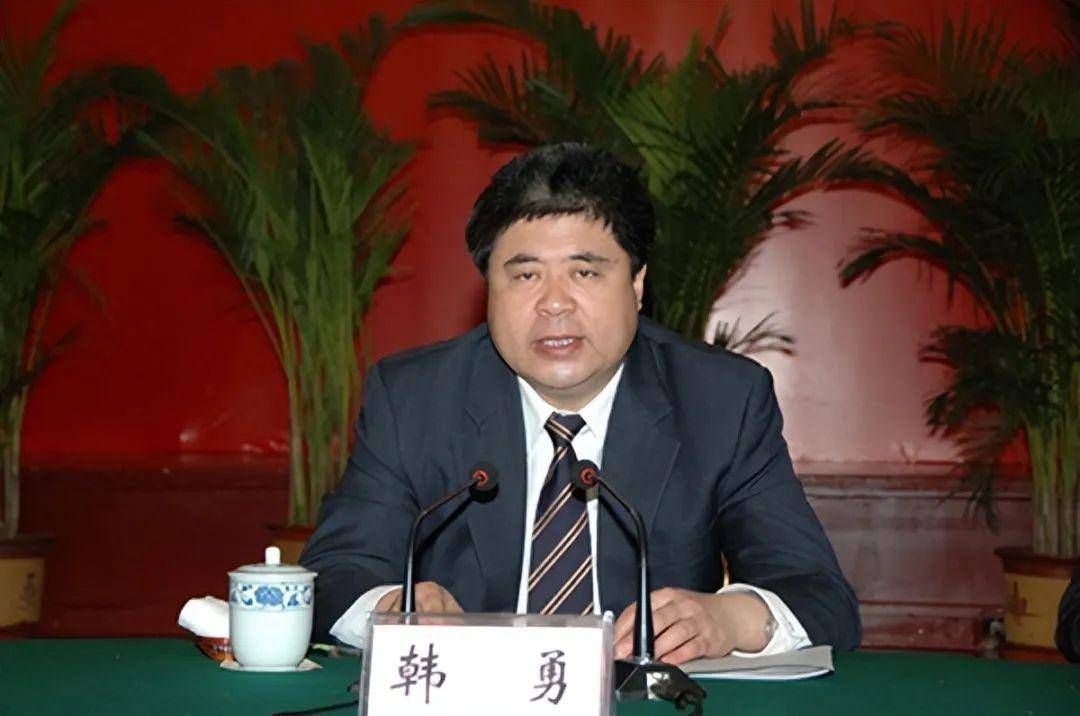 三只已退休的"老虎",同日被开除党籍!