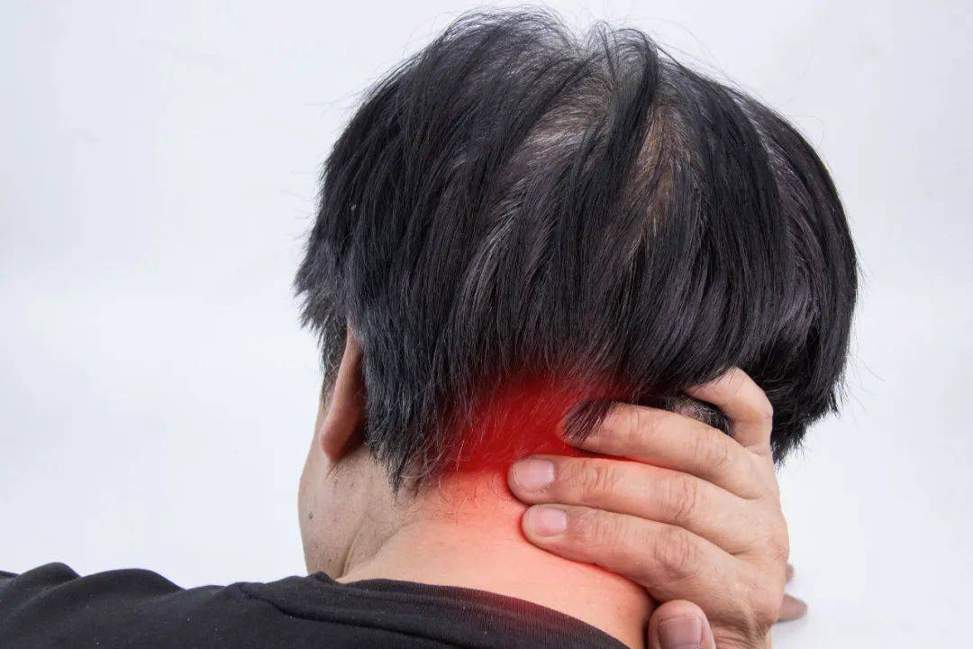 经常手麻是哪里出了问题？快对照自查_症状_病变_麻木