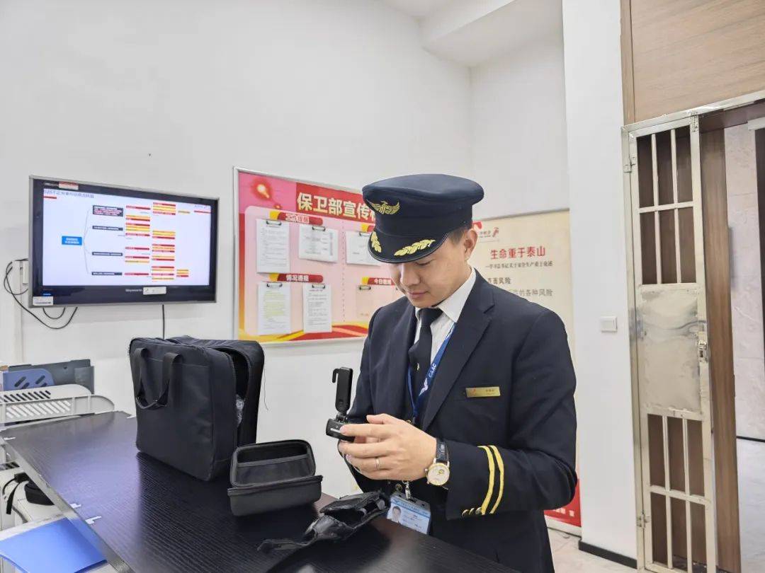 【榜样的力量】淇奥朗朗煦温怀 融融春风为君来——记深航西安分公司